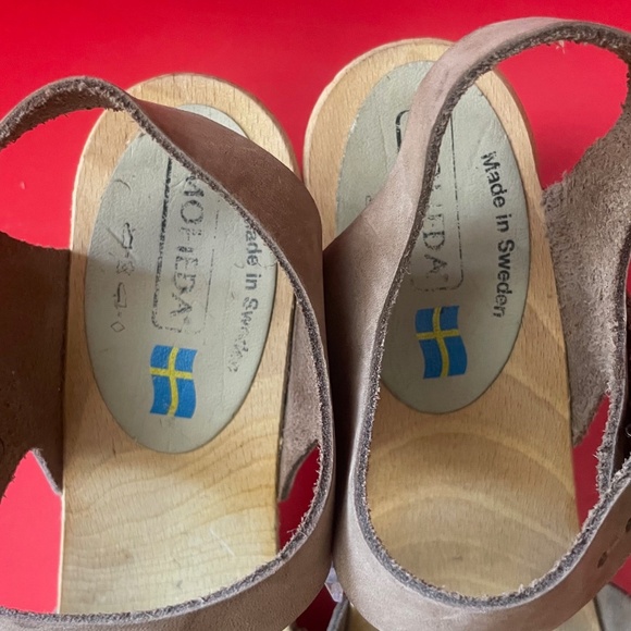 Stylish Tan Leather Sandals - Picture 6 of 7